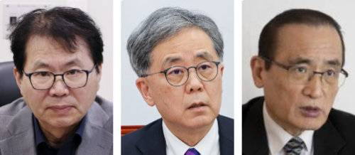 (왼쪽부터)이한주 민주연구원장, 김현종 외교안보보좌관, 위성락 의원.