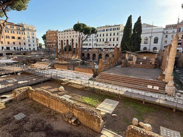 로마의 라르고 디 토레 아르헨티나 (Largo di Torre Argentina) 유적지 전경. ⓒ 천명선