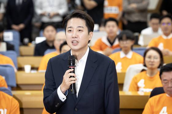 이준석 개혁신당 대통령 후보가 3일 오후 국회 선거상황실에서 선거 결과와 관련된 소회를 말하고 있다. 전민규 기자