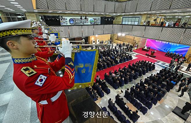 4일 국회에서 이재명 대통령의 제21대 대통령 취임 선서식이 열리고 있는 가운데 국군 교향악단이 팡파르를 울리고 있다. 박민규 선임기자
