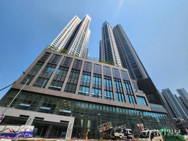 부천 소사구 소사본동 65-2 일원 힐스테이트소사역 전경. 김종구기자