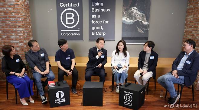 (서울=뉴스1) 안은나 기자 = 이재명 더불어민주당 대통령 후보가 5월 29일 서울 성동구 메리히어에서 열린 '혁신성장의 씨앗, 스타트업 레벨업!' 간담회에서 발언하고 있다. (공동취재) 2025.5.29/뉴스1 Copyright (C) 뉴스1. All rights reserved. 무단 전재 및 재배포, AI학습 이용 금지. /사진=(서울=뉴스1) 안은나 기자