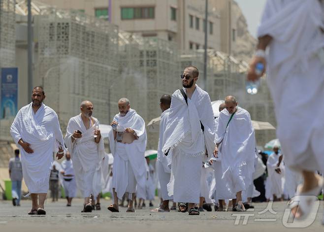 무슬림들이 4일(현지시간) 성지순례를 하기 위해 사우디아라비아 메카로 모여들고 있다. 2025.06.04 ⓒ 로이터=뉴스1 ⓒ News1 정지윤 기자
