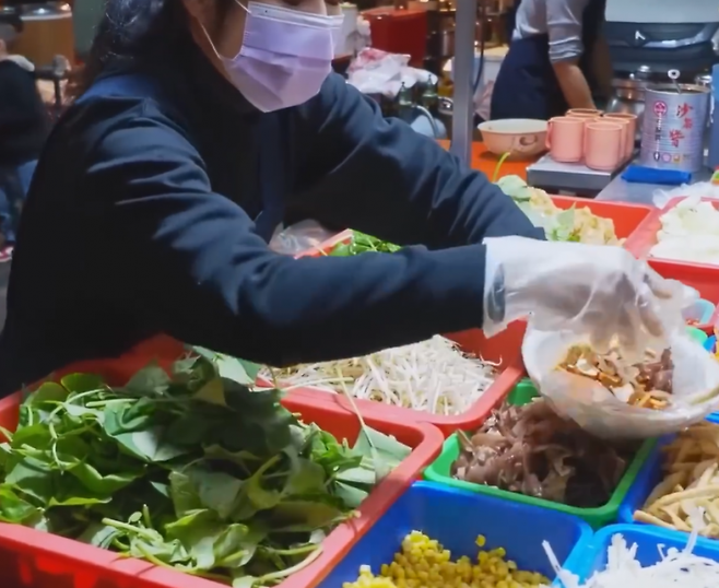 대만의 한 노점상의 모습. 사진은 기사의 특정 내용과 관련 없음. 웨이보