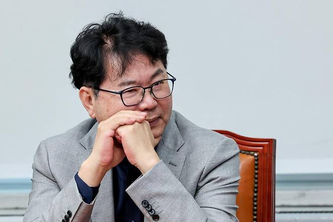이한주 민주연구원장이 5일 오전 서울 여의도 국회에서 열린 더불어민주당 최고위원회의에 참석하고 있다. 2025.6.5/뉴스1
