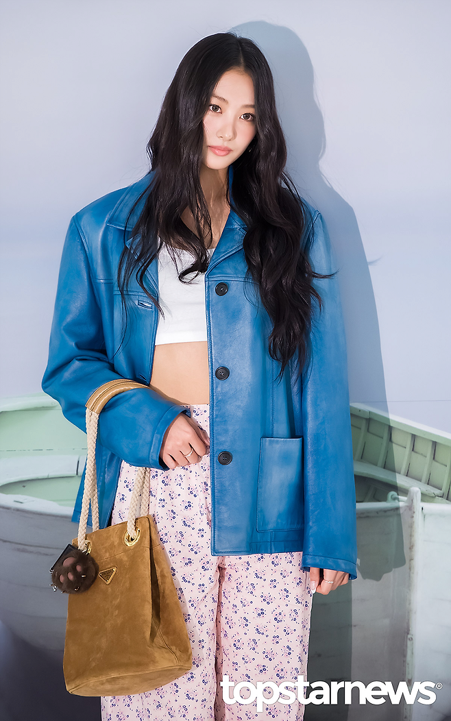 image.png 오늘자 미야오 가원 프라다 팝업 포토월 기사 사진