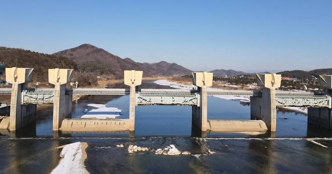 충남 공주보 모습. 2021.1.19/사진=뉴스1