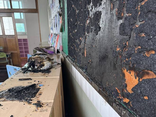 5일 오후 4시 10분쯤 부산 사하구 하단동의 한 초등학교에서 불이 나 20여 분만에 꺼졌다. 부산소방재난본부 제공