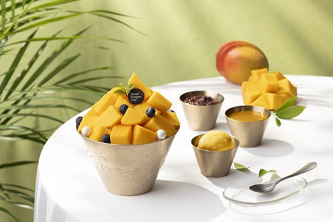 서울드래곤시티의 애플망고 가득 담은 ‘망고빙수’. 서울드래곤시티 제공