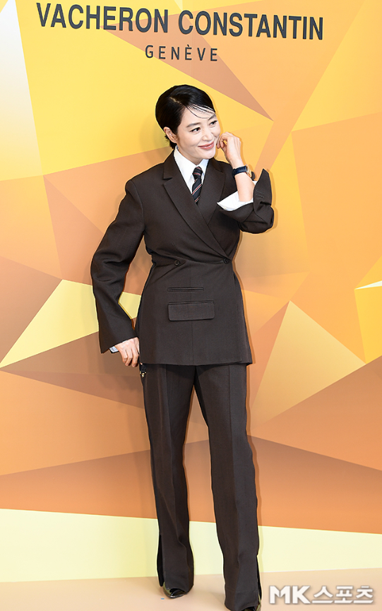 김혜수의 압도적인 존재감에 행사장 외에도 팬들의 반응이 뜨거웠다. 사진=천정환 기자