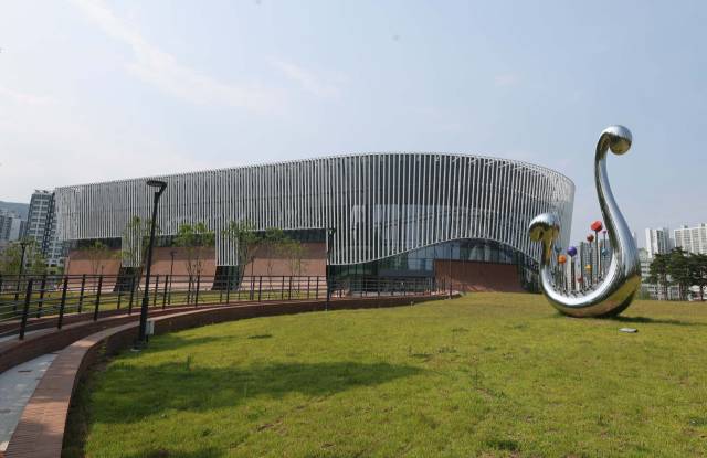 부산콘서트홀 외부 전경. 이재찬 기자 chan@