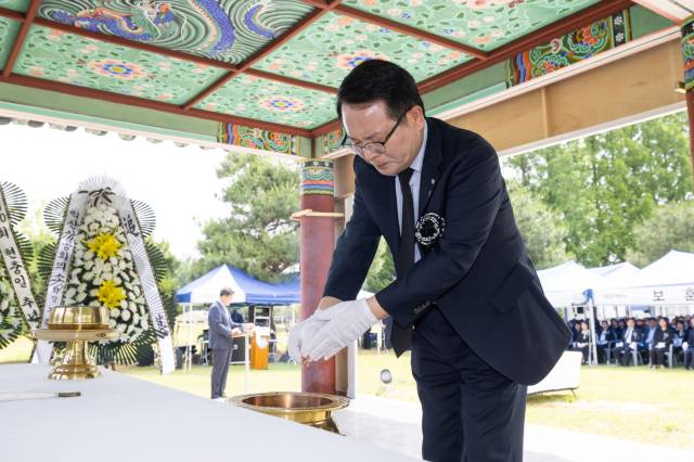 ▲정헌율 익산시장은 6일 "충절의 고장인 익산은 선열들의 뜻을 품고 '위대한 도시, 그레이트(Great) 익산'이라는 새로운 미래를 향해 나아가고 있다"고 강조했다. ⓒ익산시