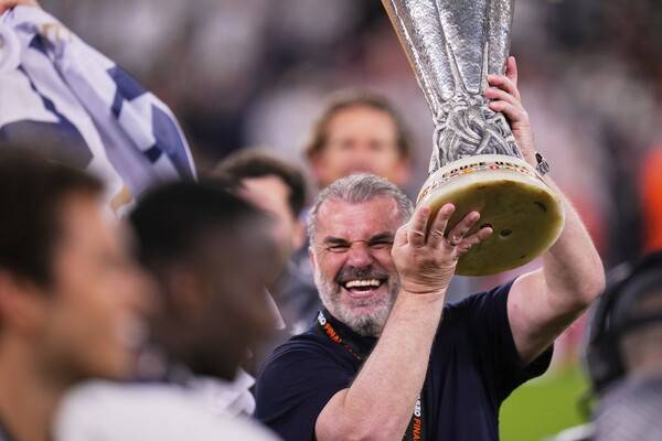 ▲ 엔제 포스테코글루 감독은 토트넘 홋스퍼에 유로파리그 우승을 안겨다줬다. ⓒ연합뉴스/REUTERS/AP