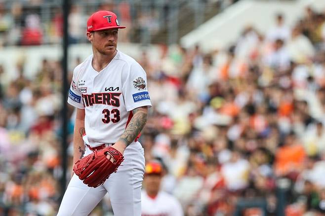 ▲ 7이닝 2실점으로 호투했지만 승리를 거두지 못한 아담 올러 ⓒKIA타이거즈