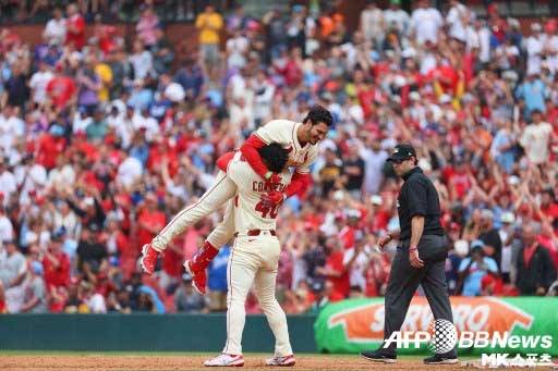 아레나도는 끝내기 안타를 쳤다. 사진(美 샌프란시스코)=ⓒAFPBBNews = News1
