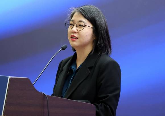 용혜인 새진보연합 상임대표가 지난해 3월 3일 오후 서울 여의도 국회에서 열린 더불어민주연합 중앙당 창당대회에서 축사를 하고 있다. 2024.03.03.뉴시스