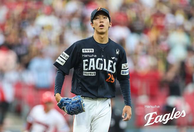 7일 오후 광주-KIA챔피언스필드에서 열린 '2025 신한 SOL Bank KBO리그' 한화 이글스와 KIA 타이거즈의 경기, 한화가 연장 11회 승부 끝에 3:2로 승리했다. 한화 선발 황준서는 5이닝 1피안타 4사사구 5탈삼진 1실점 비자책을 기록했다. 한화 이글스