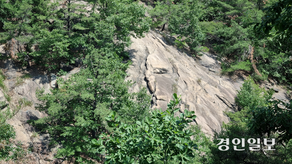 태왕사신기를 촬영하던 배우 배용준씨가 발견한 큰바위얼굴. 욘사마바위라고도 불린다. 2025.6.5 구리/권순정기자 sj@kyeongin.com