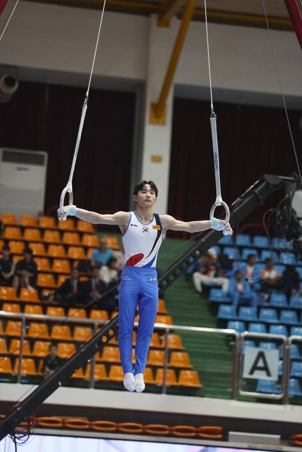 8일 충북 제천체육관에서 열린 2025 기계체조 아시아선수권대회 남자 주니어부 링 결선에서 우승을 차지한 차예준. /대한체조협회 제공