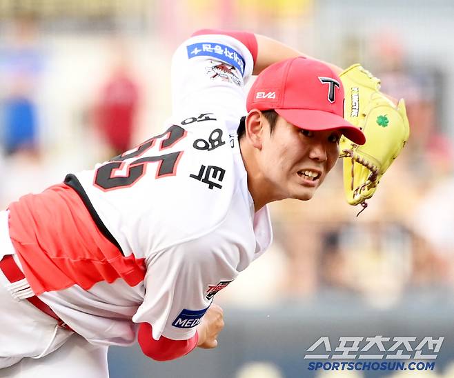 8일 광주 KIA챔피언스필드에서 열린 한화와 KIA의 경기, KIA 성영탁이 역투하고 있다. 광주=허상욱 기자wook@sportschosun.com/2025.06.08/