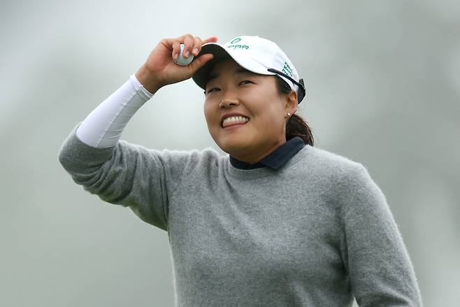 12년 만의 우승은 놓쳤지만… 이일희가 9일 미국 뉴저지주 갤러웨이 시뷰 베이코스에서 열린 LPGA 투어 숍라이트 클래식 최종라운드를 마친 뒤 미소짓고 있다. 뉴저지 | AFP연합뉴스