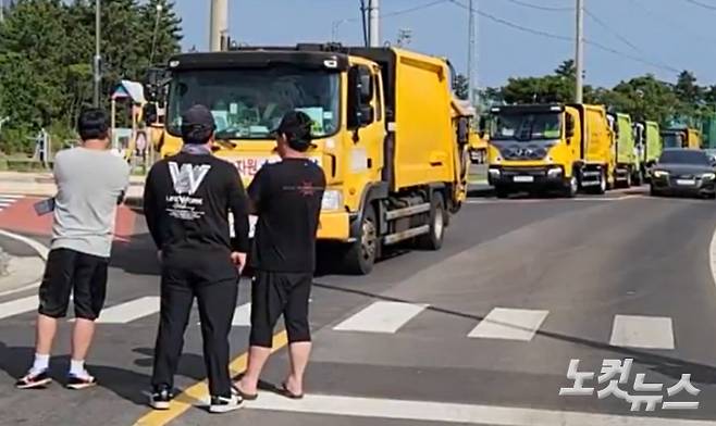 제주시 구좌읍 동복리 주민들이 지난 7일부터 제주환경자원순환센터 진입로를 봉쇄하면서 쓰레기 대란이 우려되고 있다. 제주CBS