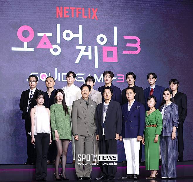 ▲ 노재원 양동근 이진욱 임시완 강하늘 위하준 박성훈 이다윗 채국희 강애심 이병헌 황동혁 감독 이정재 박규영 조유리 ⓒ곽혜미 기자