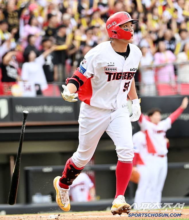 8일 광주 KIA챔피언스필드에서 열린 한화와 KIA의 경기, 1회말 1사 1루 KIA 오선우가 한화 폰세를 상대로 역전 2점홈런을 치고 있다. 광주=허상욱 기자wook@sportschosun.com/2025.06.08/