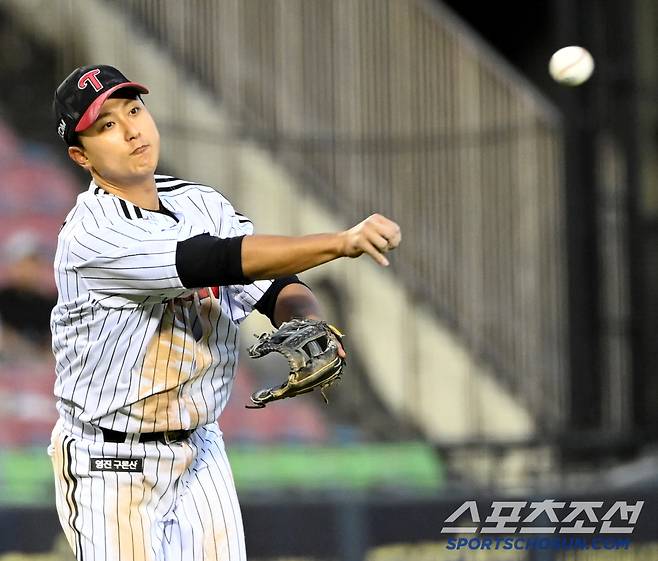 10일 잠실야구장에서 열린 SSG와 LG의 경기, 수비를 펼치는 LG 3루수 김주성. 잠실=허상욱 기자wook@sportschosun.com/2025.06.10/