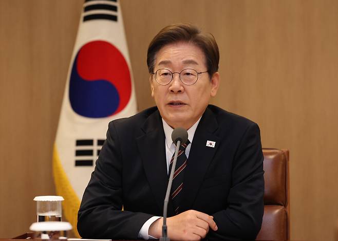 이재명 대통령이 9일 오전 서울 용산 대통령실에서 열린 2차 비상경제점검태스크포스(TF) 회의에 모두발언을 하고 있다. 김태형 기자 xogud555@hani.co.kr