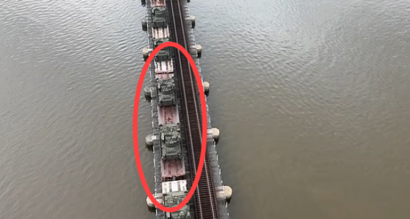 14일 예정된 열병식을 위해 에이브럼스 탱크 28대 등 주력 전차들이 속속 워싱턴 DC로 몰려들고 있다. 미 육군 제공 영상 캡처