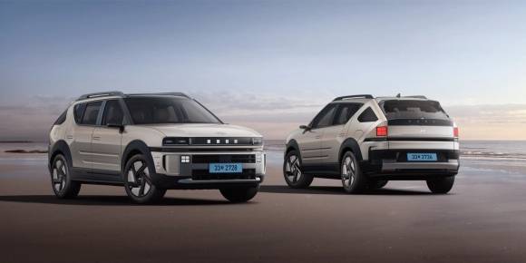 현대자동차가 10일 수소전기차 ‘디 올 뉴 넥쏘’ 완전 변경 모델의 주요 사양을 공개하고 판매에 들어갔다. 사진은 넥쏘의 전면과 후면 모습. 현대차 제공