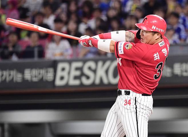 11일 광주 기아챔피언스필드에서 열린 KBO리그 KIA와 삼성의 경기. KIA 최형우가 7회 안타를 날리며 KBO리그 4300루타를 달성했다. /송정헌 스포츠조선 기자