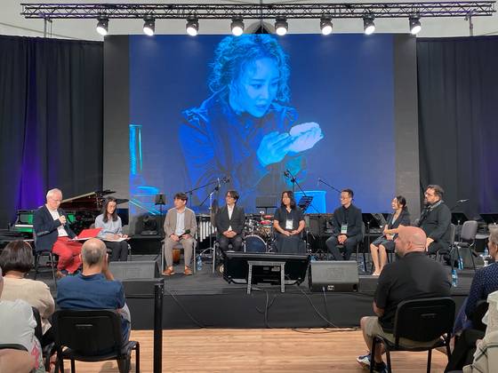 지난 2022년 7월 2일 폴란드 바르샤바 뮤직 가든스 페스티벌에 초청된 한국 뮤지컬 '마리 퀴리'가 현지 마리 퀴리 박물관에서 미니 콘서트와 토크쇼, 발코니 콘서트를 진행한 모습. 사진 라이브