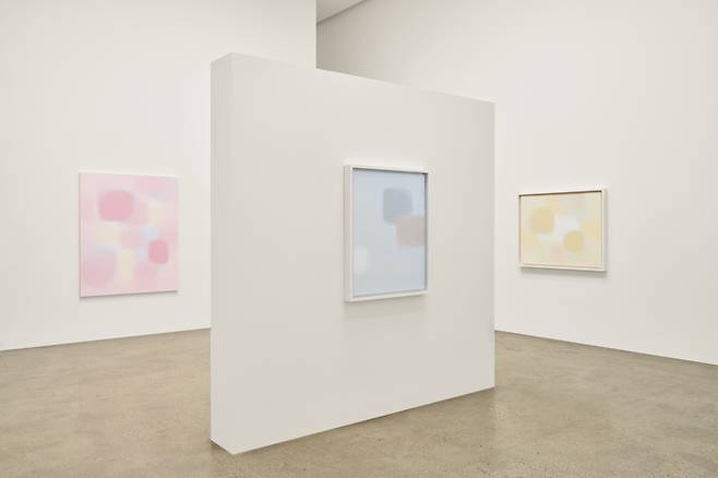 서승원 화백의 개인전 ‘The Interplay’가 열리고 있는 서울 삼청동 PKM갤러리 전경. PKM갤러리