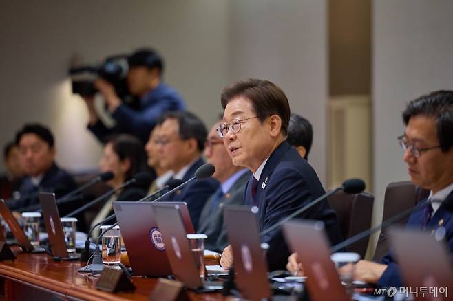 이재명 대통령이 10일 서울 용산 대통령실에서 열린 국무회의를 주재하고 있다. (사진=대통령실 제공) 2025.06.10. photo@newsis.com /사지=뉴시스 /사진=