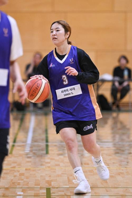 사카이 사라가 6일 일본 도쿄 올림픽기념청소년센터에서 열린 2025~26 여자프로농구 아시아쿼터 트라이아웃에서 드리블하고 있다. WKBL 제공