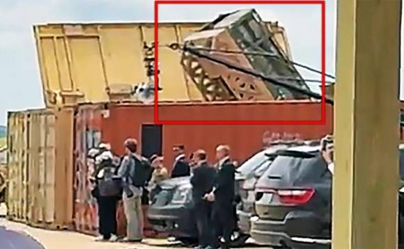 지난 10일 포트 브래그에서 컨테이너로 위장한 로켓 발사대가 포착됐다. 영상 캡처