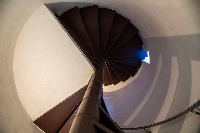 옛 대공분실 건물 내부의 돌음계단. 진효숙 사진작가 제공