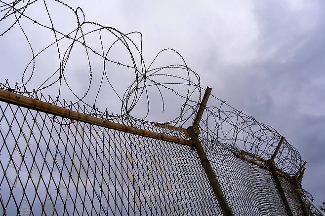 경기 광명시 한 군사시설에 외부 침입 흔적이 발견돼 경찰이 수사에 나섰다./사진=이미지투데이