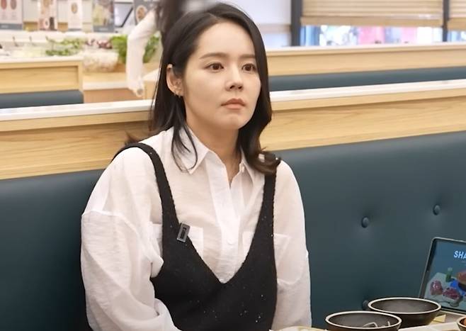 배우 한가인. 유튜브 채널 '자유부인 한가인' 캡처.