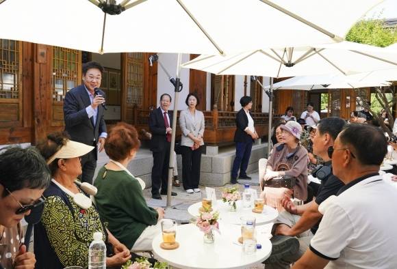 종로 굿라이프 챌린지 - 종로구가 주최한 종로 굿라이프 챌린지가 지난 12일 무계원에서 열리고 있다. 종로 제공
