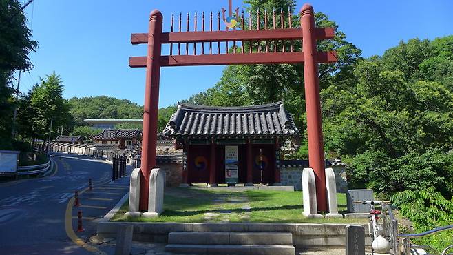 이천향교. 박찬희