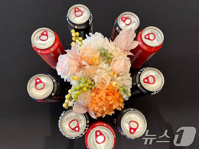 13일 오후 서울 용산구 그랜드 하얏트 서울 호텔에서 열린 '피스마이너스원 프리미엄 하이볼 론칭 파티-더 시그널(THE SIGNAL)'에 지드래곤이 직접 론칭한 하이볼이 테이블에 놓여 있다. ⓒ News1 권현진 기자