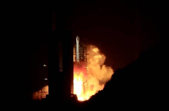 중국은 지난 2017년 알제리에 최초 통신 위성 알콤샛-1 제작과 발사를 지원했다. /알제리우주국