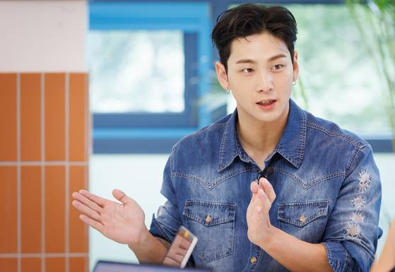 뮤지컬부터 드라마까지 새로운 장르를 개척하고 있는 백호를 지난달 14일, 아츠스테이 수유에서 만나 인터뷰했다. 사진 나승보