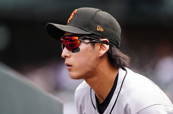 ▲ 경기를 지켜보는 이정후 ⓒ연합뉴스