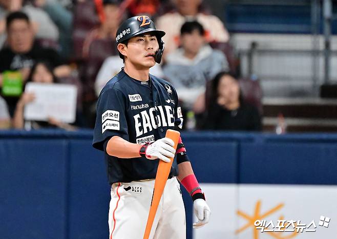 9일 오후 서울 구로구 고척스카이돔에서 열린 '2025 신한 SOL Bank KBO리그' 한화 이글스와 키움 히어로즈의 경기, 3회초 한화 심우준이 1루수 라인드라이브로 아웃된 후 아쉬워하고 있다. 엑스포츠뉴스DB