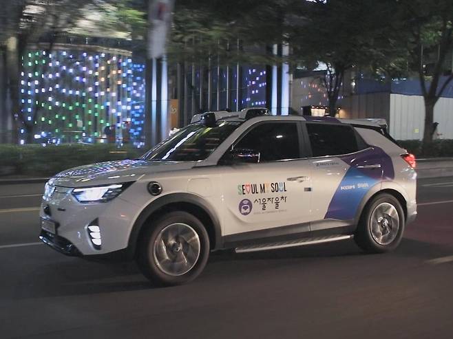 서울 강남 일대를 운행하는 자율 주행 택시의 모습./서울시