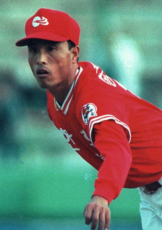 프로야구 최초로 200승을 돌파한 송진우. 중앙포토